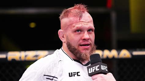 UFC Vegas 88: Marcin Tybura chokes out Tai Tuivasa in 1st round to bo.